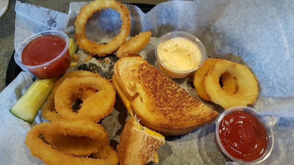 Bearden Hill Fieldhouse | restaurant | 6600 Kingston Pike, Knoxville, TN 37919, USA | 8658517769 OR +1 865-851-7769