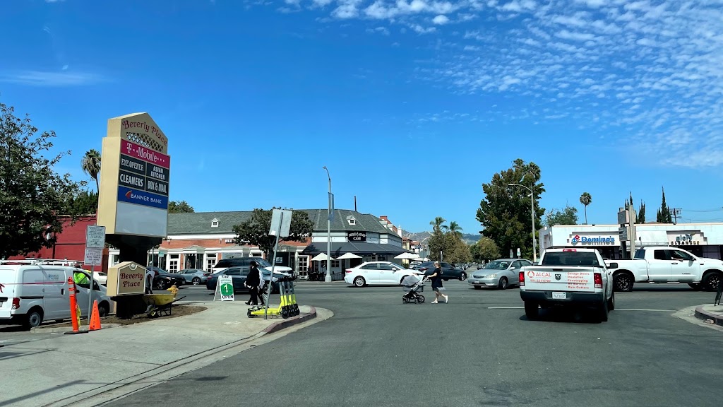 Starbucks | cafe | 7122 Beverly Blvd, Los Angeles, CA 90036, USA | 3239391793 OR +1 323-939-1793