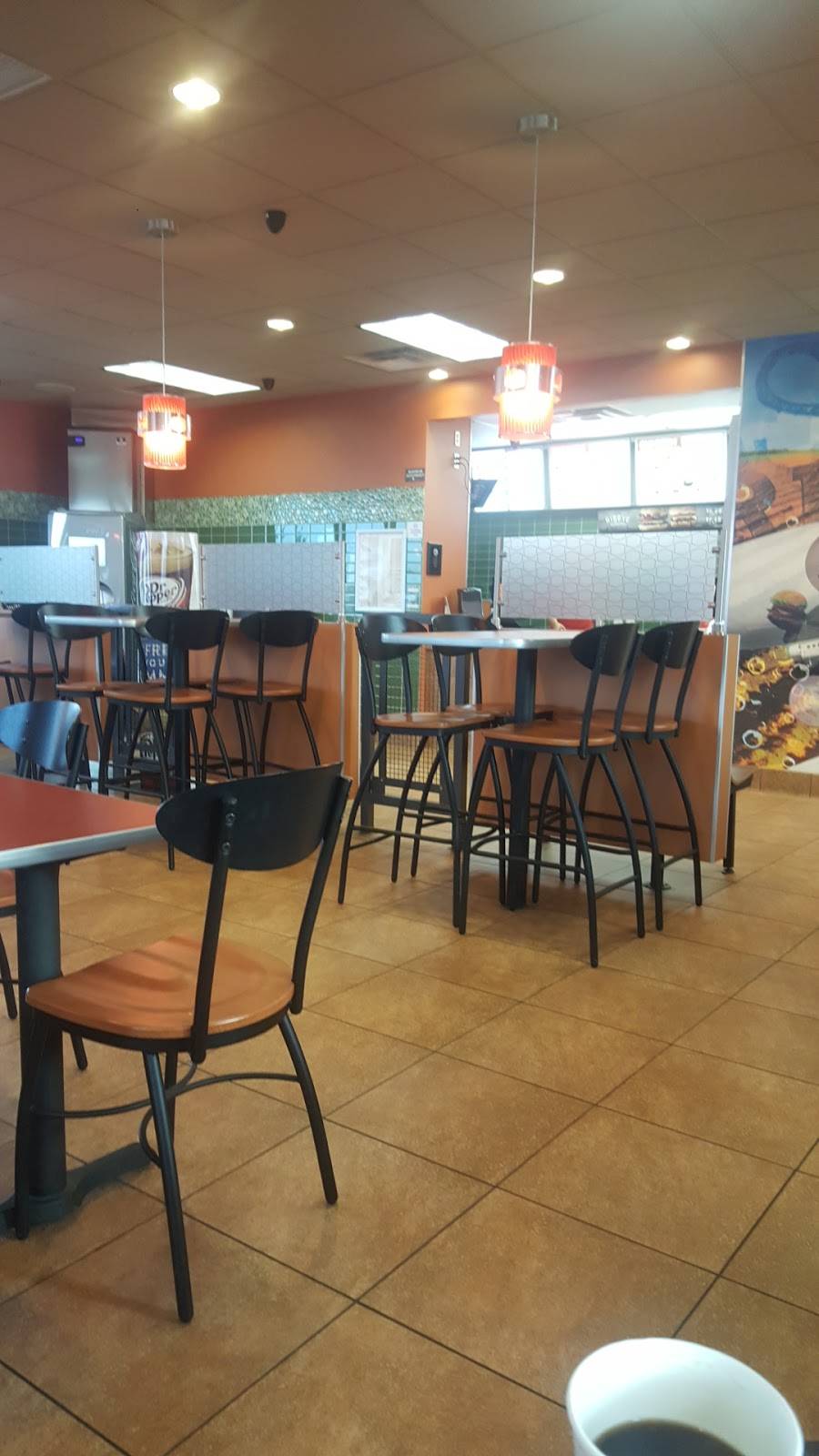 Jack in the Box | restaurant | 27256 CA-74, Menifee, CA 92585, USA | 9514380800 OR +1 951-438-0800