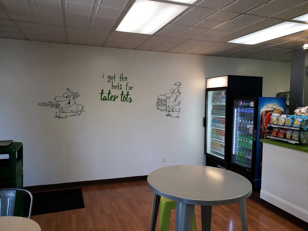 CT Lunch | restaurant | 500 Village Walk, Guilford, CT 06437, USA | 2034535624 OR +1 203-453-5624