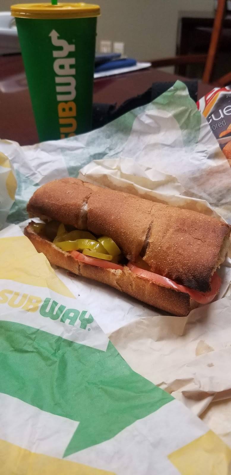 Subway | restaurant | 719 S Brook St, Louisville, KY 40202, USA | 5023336101 OR +1 502-333-6101