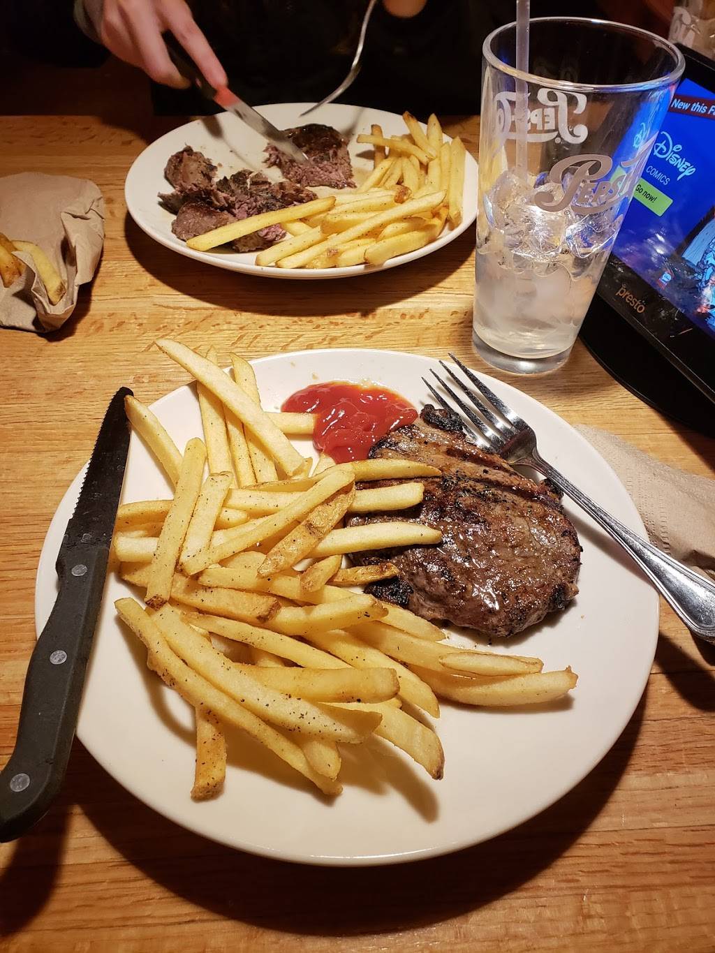 Applebees Grill + Bar | restaurant | 555 Hubbard Ave, Pittsfield, MA 01201, USA | 4134995157 OR +1 413-499-5157