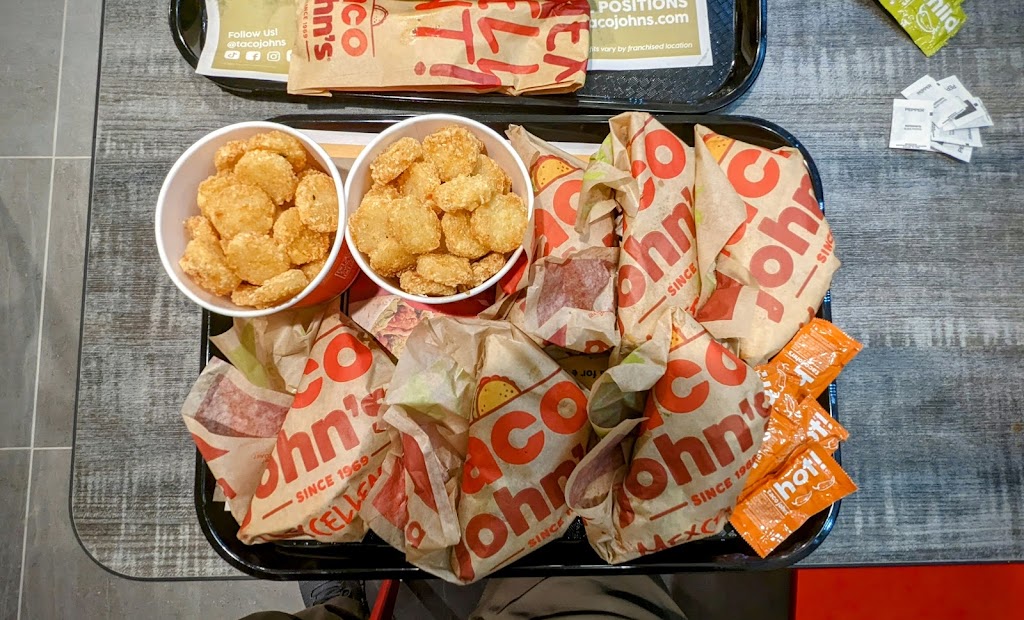 Taco Johns | restaurant | 3385 Denmark Ave, Eagan, MN 55121, USA | 6124405045 OR +1 612-440-5045