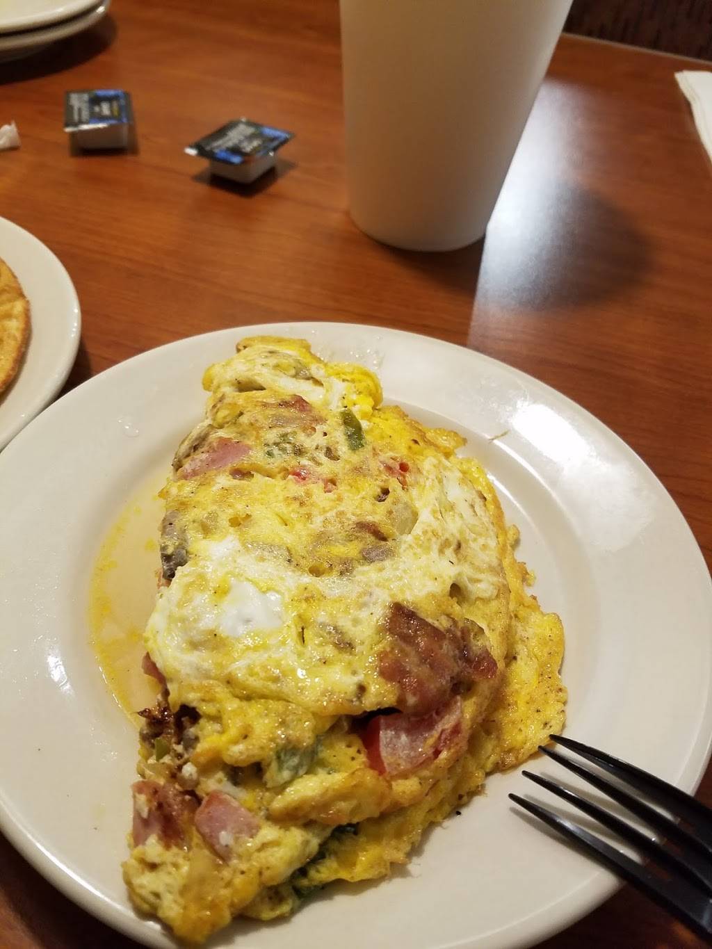 Piccadilly | restaurant | 5474 Essen Ln, Baton Rouge, LA 70809, USA | 2257698027 OR +1 225-769-8027