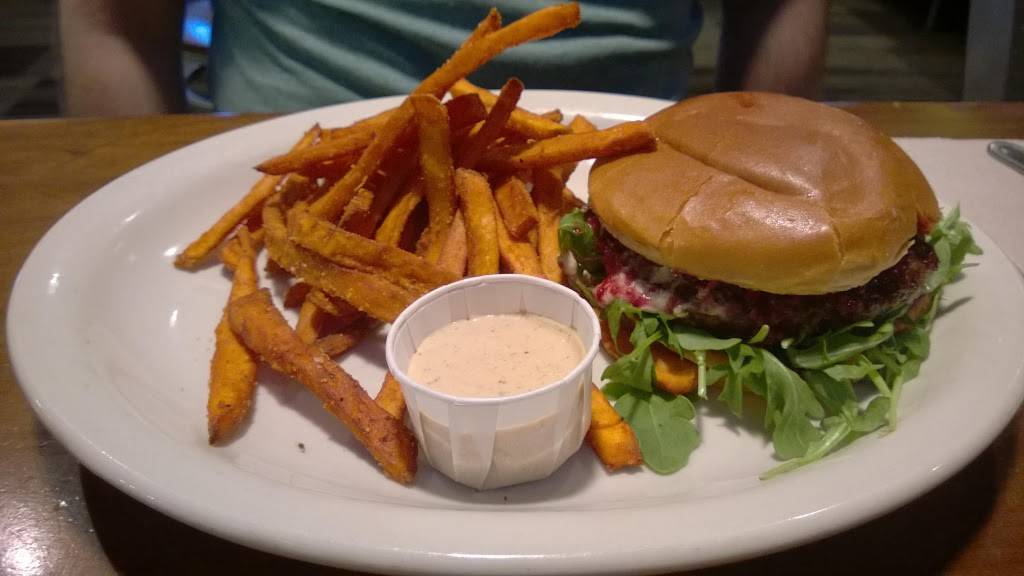 Bad Daddys Burger Bar | restaurant | 504 Hanes Mall Blvd, Winston-Salem, NC 27103, USA | 3368936456 OR +1 336-893-6456