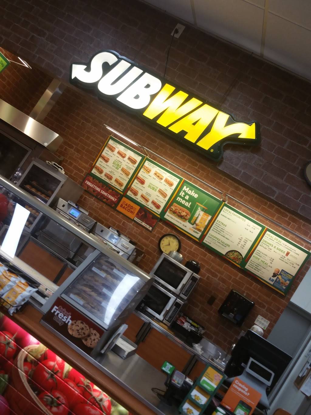Subway | restaurant | 400 W Main St, Middleville, MI 49333, USA | 2697952961 OR +1 269-795-2961