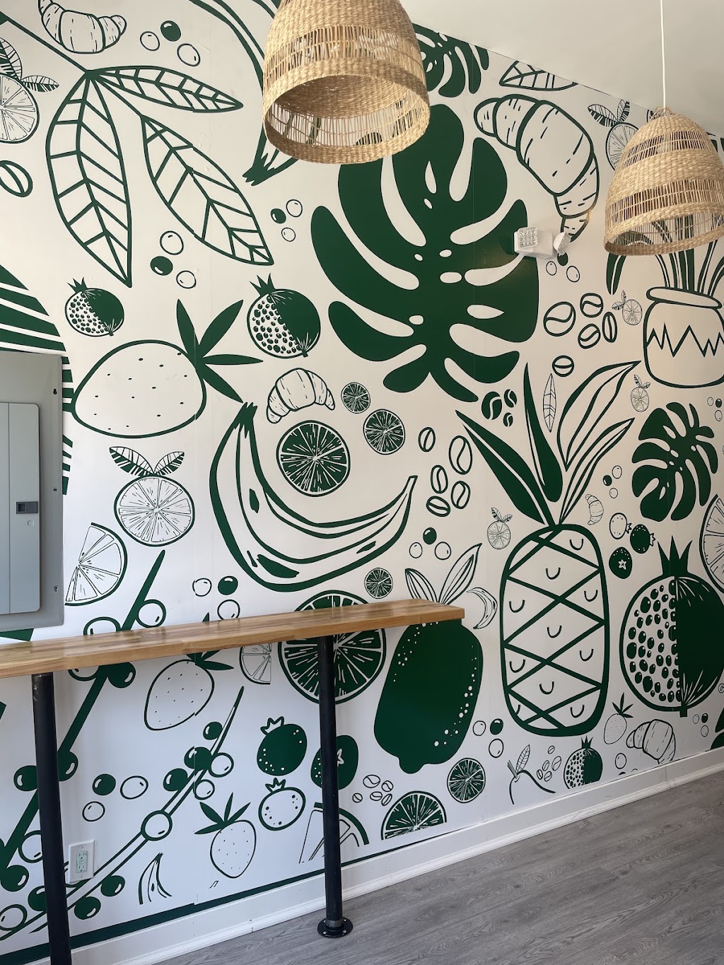 F&J JUICE BAR CAFE | restaurant | 76 Shirley Ave, Revere, MA 02151, USA | 7815021596 OR +1 781-502-1596