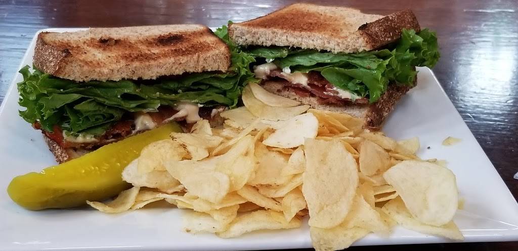 Captains Tavern - Restaurant - Craft Beer - Wine Bar - Sports Ba | restaurant | 1 W High St, Lawrenceburg, IN 47025, USA | 8125770432 OR +1 812-577-0432