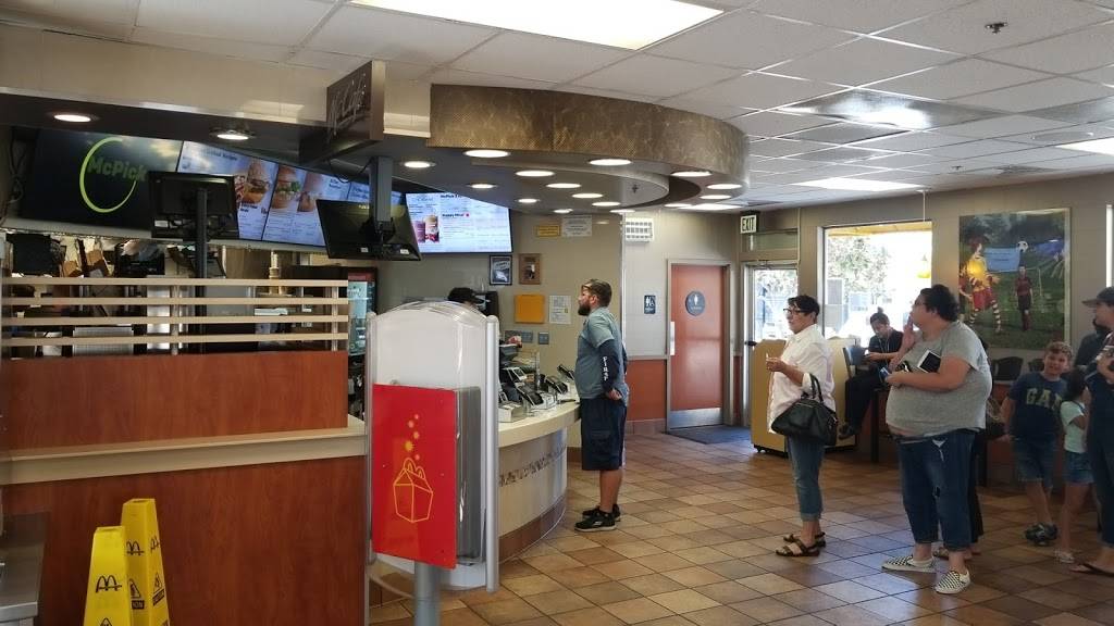 McDonalds | cafe | 1796 E Lugonia Ave, Redlands, CA 92374, USA | 9093899484 OR +1 909-389-9484