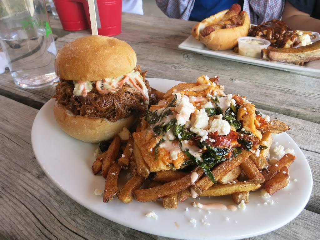 The Crazy Canuck | restaurant | 845 Weber St N, Waterloo, ON N2J 4G8, Canada | 5197472729 OR +1 519-747-2729