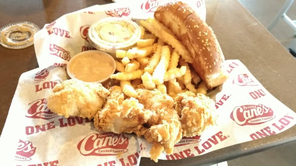 Raising Canes Chicken Fingers | meal takeaway | 21 Old Village Rd, Columbus, OH 43228, USA | 6144652310 OR +1 614-465-2310