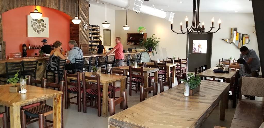 Künstler Brewing | restaurant | 302 E Lachapelle, San Antonio, TX 78204, USA | 2106884519 OR +1 210-688-4519