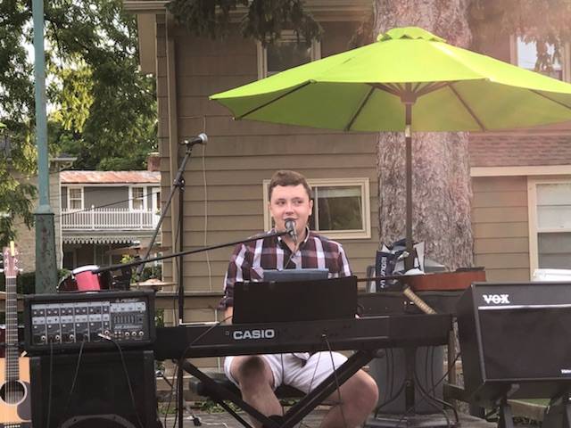 Hefners Frozen Custard & Jumbo Burgers | restaurant | N71W5184 Columbia Rd, Cedarburg, WI 53012, USA | 2623760601 OR +1 262-376-0601