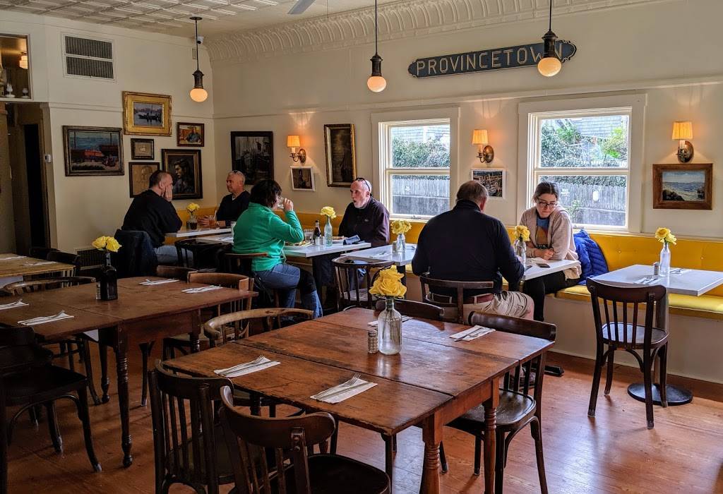 Lizs Cafe Anybodys Bar | restaurant | 31 Bradford St, Provincetown, MA 02657, USA | 5084139131 OR +1 508-413-9131