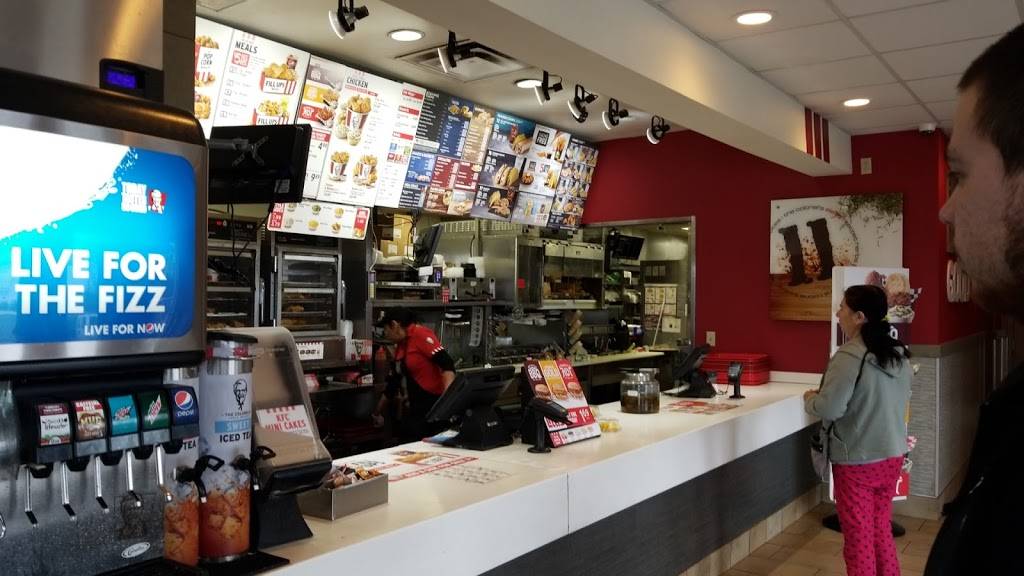 KFC | restaurant | 4401 Shawnee Dr, Kansas City, KS 66106, USA | 9132367590 OR +1 913-236-7590