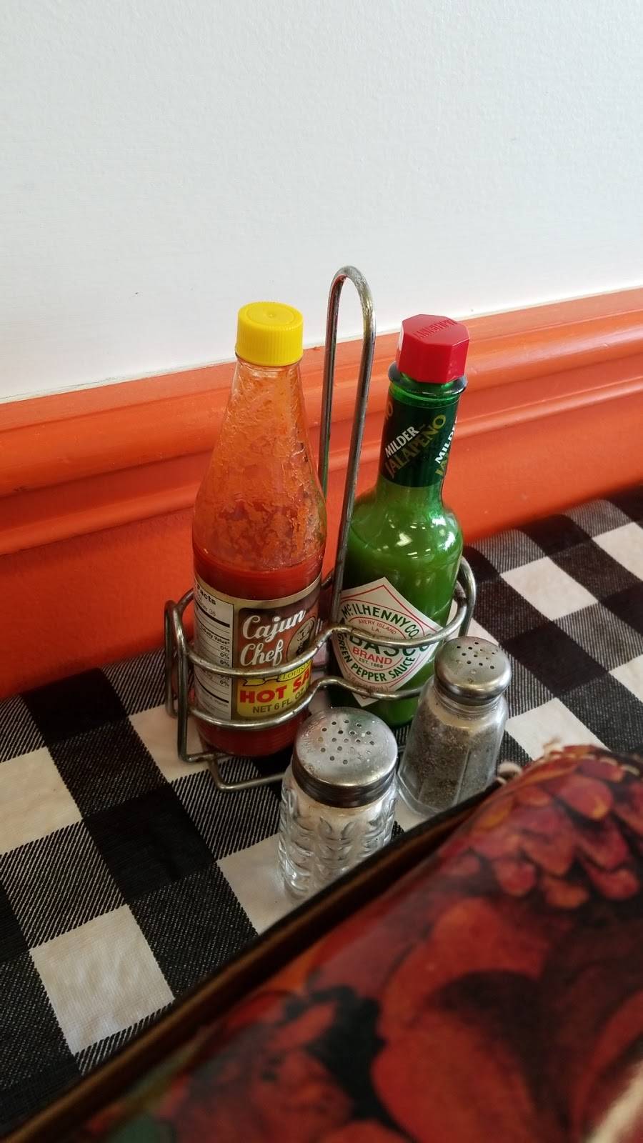 Hobos Sandwich Shop | meal takeaway | 13431 East Fwy, Houston, TX 77015, USA | 7134503352 OR +1 713-450-3352