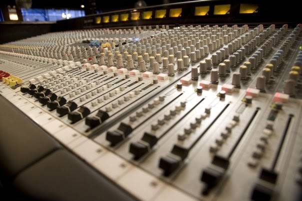 Martyrs | restaurant | 3855 N Lincoln Ave, Chicago, IL 60613, USA | 7734049494 OR +1 773-404-9494