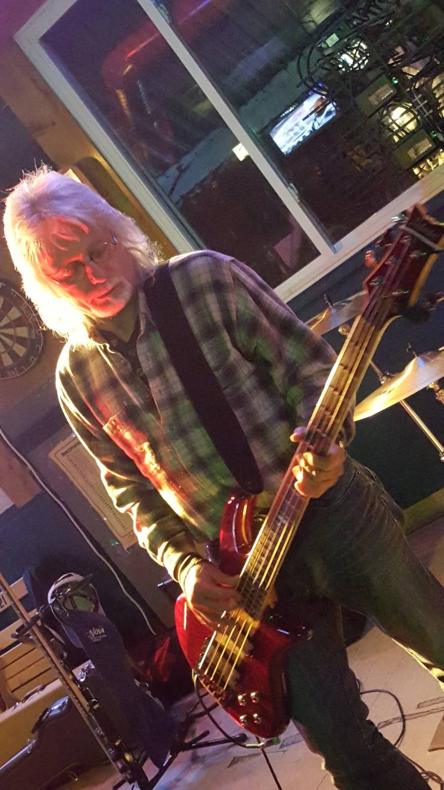 Jackies Sports Bar & Grill | restaurant | 569 S State St, Painesville, OH 44077, USA | 4403579394 OR +1 440-357-9394