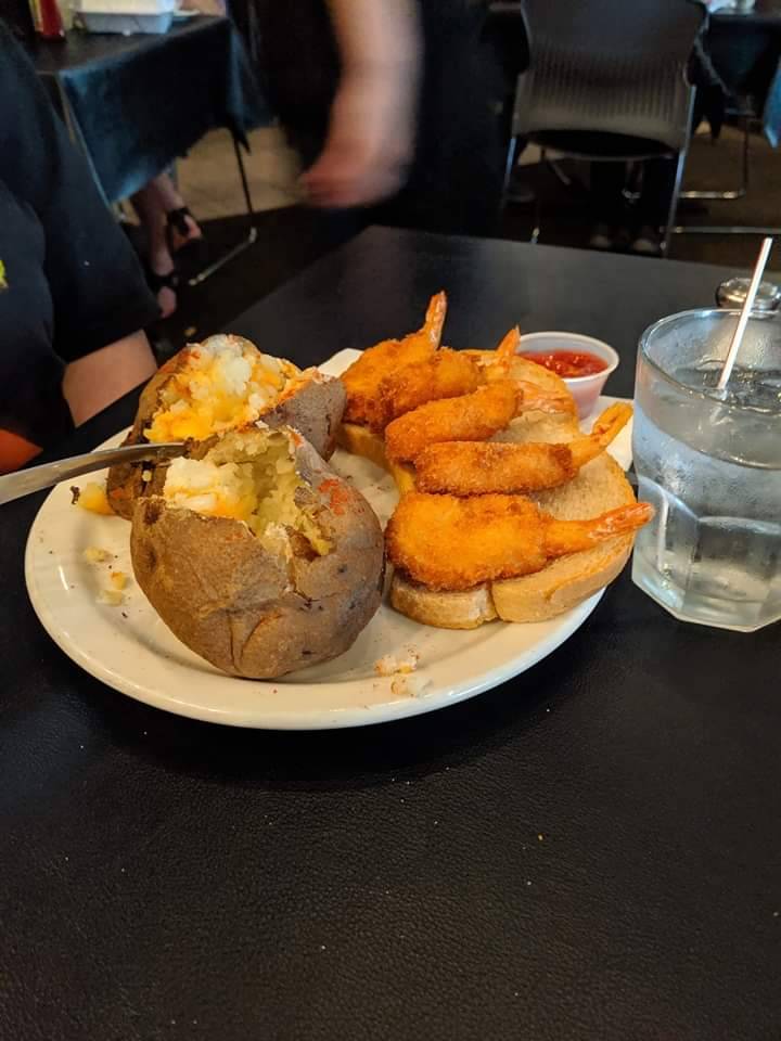 Redwood Inn | restaurant | 3230 Main St, Green Bay, WI 54311, USA | 9208636315 OR +1 920-863-6315