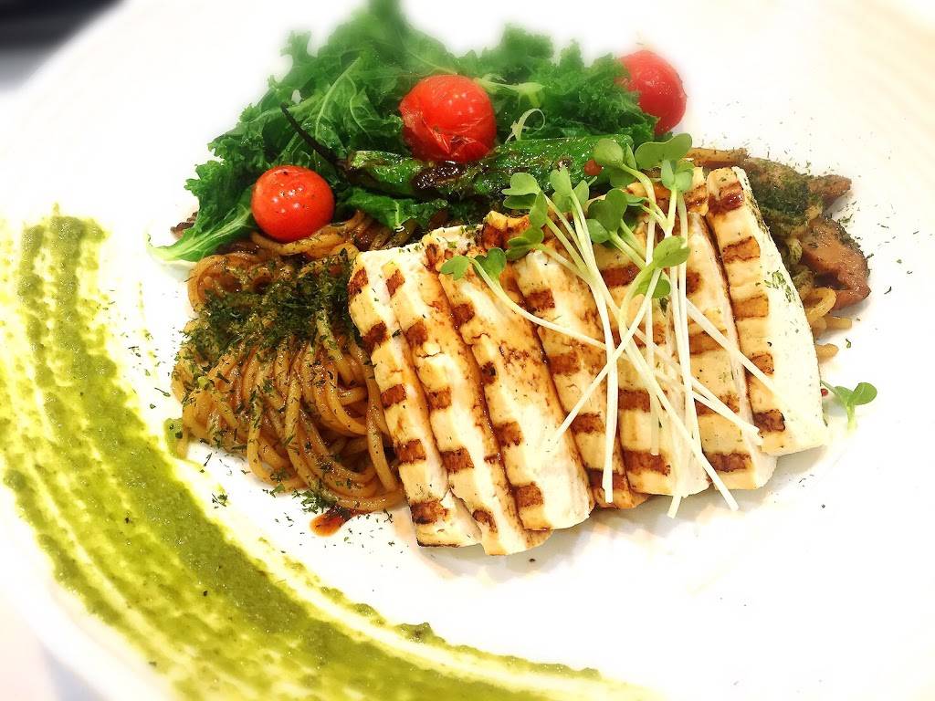 Friends Sushi on State | restaurant | 804 N State St, Chicago, IL 60610, USA | 3126431219 OR +1 312-643-1219