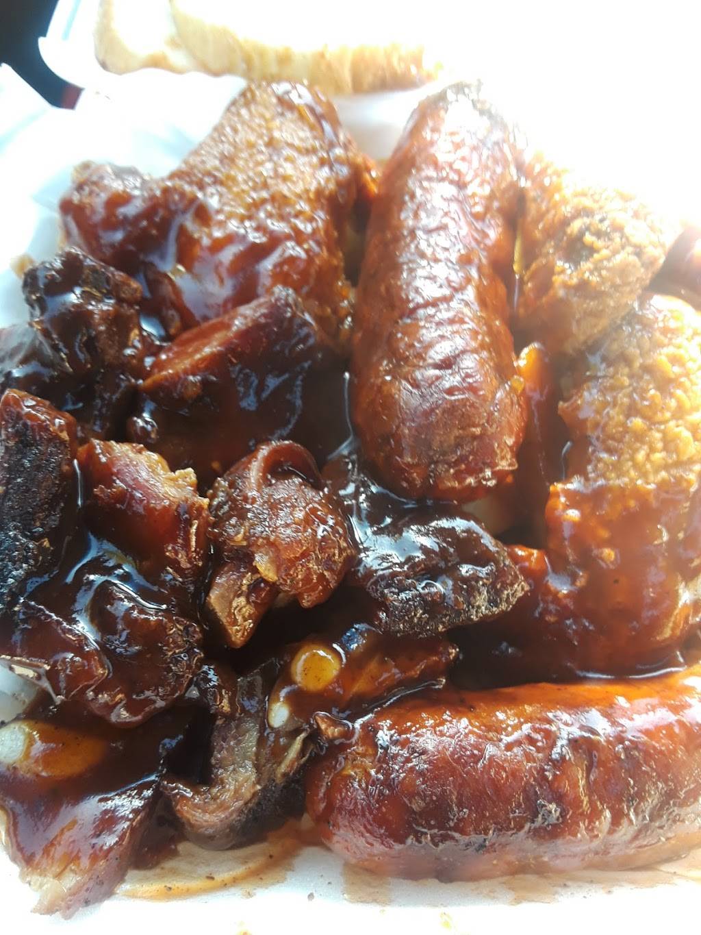 L.A Que | restaurant | 433 W Ridge Rd, Gary, IN 46408, USA | 2199792082 OR +1 219-979-2082