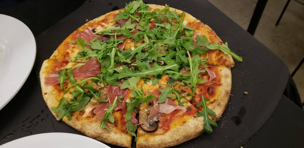 Hot Italian Pizza & Panini Bar | restaurant | 1627 16th St, Sacramento, CA 95814, USA | 9164443000 OR +1 916-444-3000