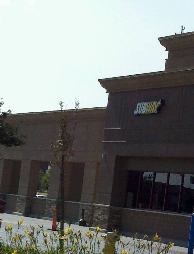 Subway | restaurant | 1540 E 2nd St, Beaumont, CA 92223, USA | 9517695438 OR +1 951-769-5438