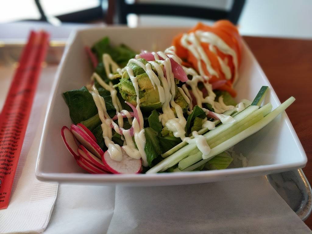 Yuzu Sushi Burritos & Poke Bowls Bubble Tea | restaurant | 32832 Woodward Ave, Royal Oak, MI 48073, USA | 2485565444 OR +1 248-556-5444