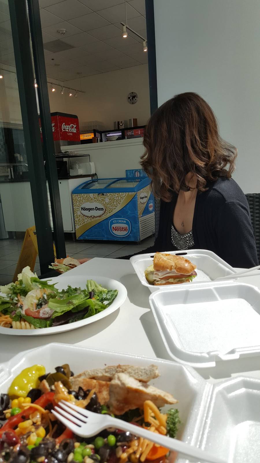 Checkers Sandwich | meal takeaway | 19100 Von Karman Ave # 190, Irvine, CA 92612, USA | 9497528887 OR +1 949-752-8887