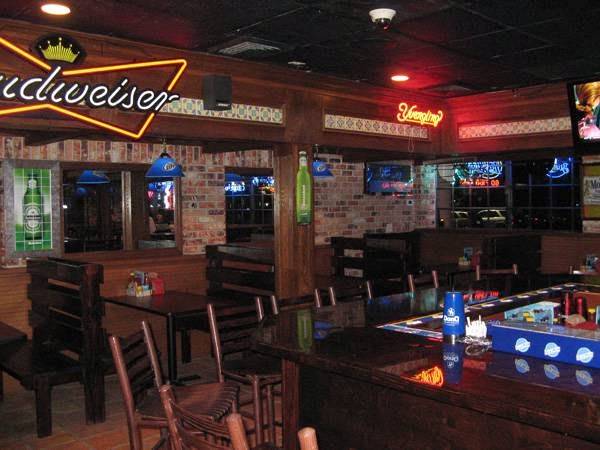 Rickey’s Sports Bar & Grill | restaurant | 8389 Pines Blvd, Pembroke Pines, FL 33024, USA | 9547444697 OR +1 954-744-4697