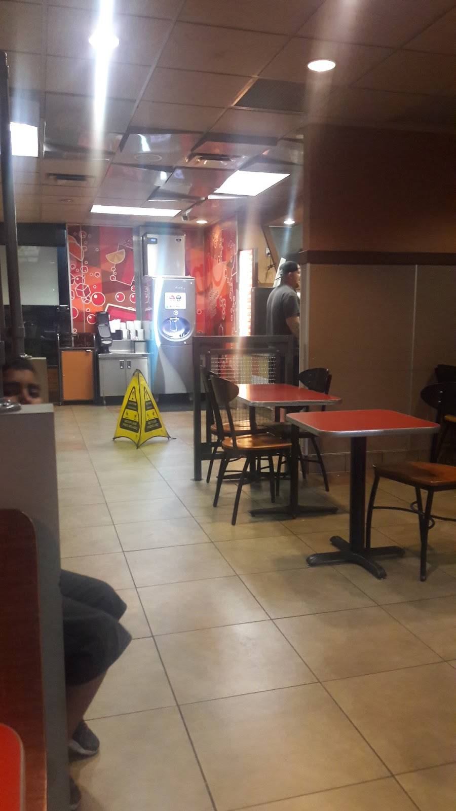 Jack in the Box | restaurant | 10110 Sierra Ave, Fontana, CA 92335, USA | 9098221189 OR +1 909-822-1189