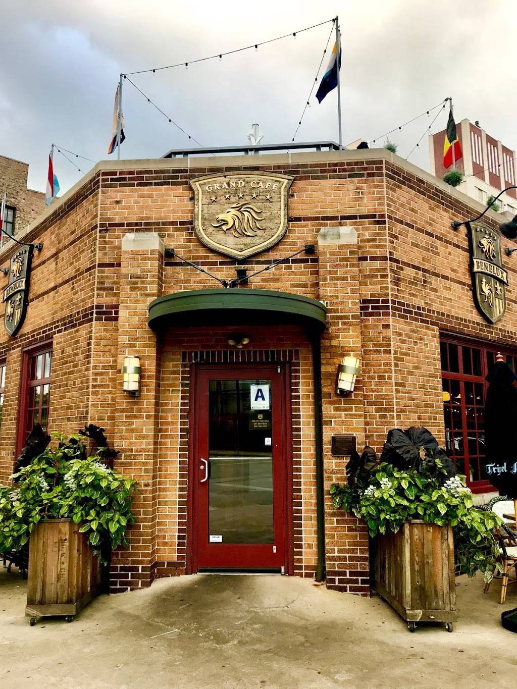 Café Benelux | cafe | 346 N Broadway, Milwaukee, WI 53202, USA | 4145012500 OR +1 414-501-2500