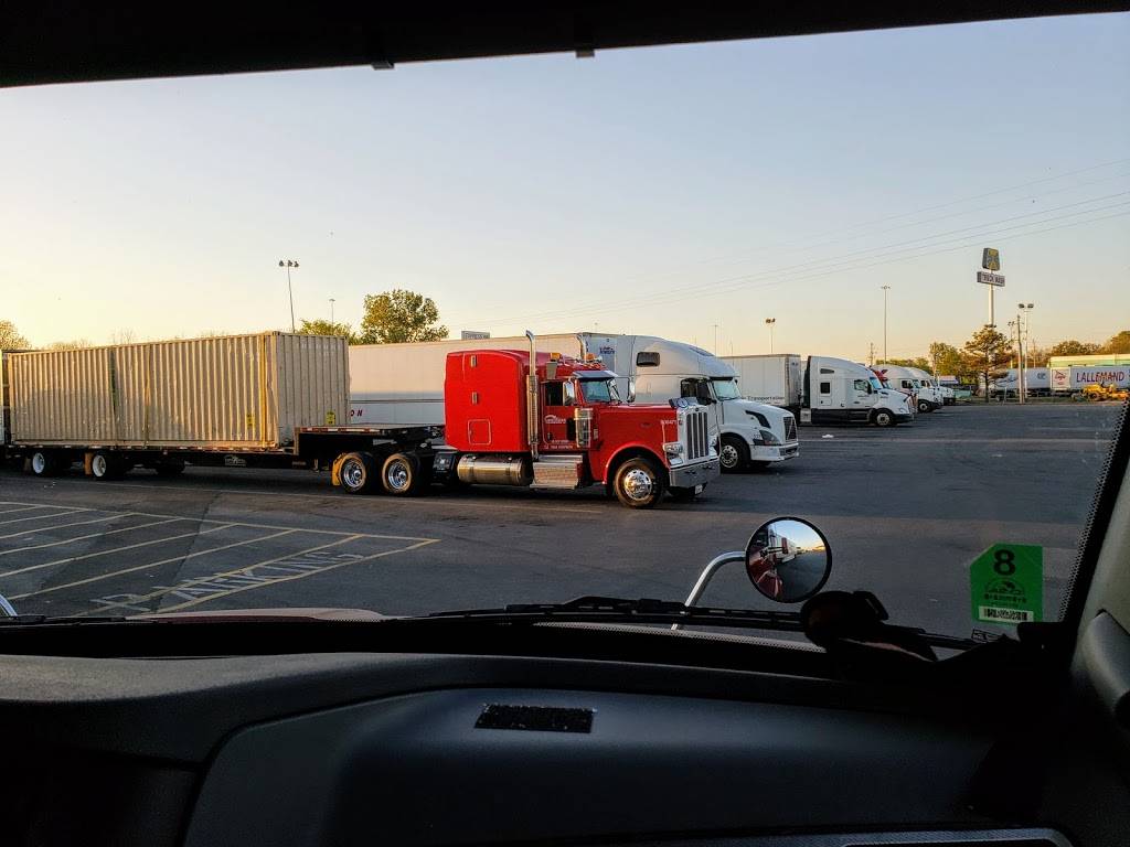 Flying J Travel Center | restaurant | 3400 Service Loop Rd, West Memphis, AR 72301, USA | 8707358200 OR +1 870-735-8200