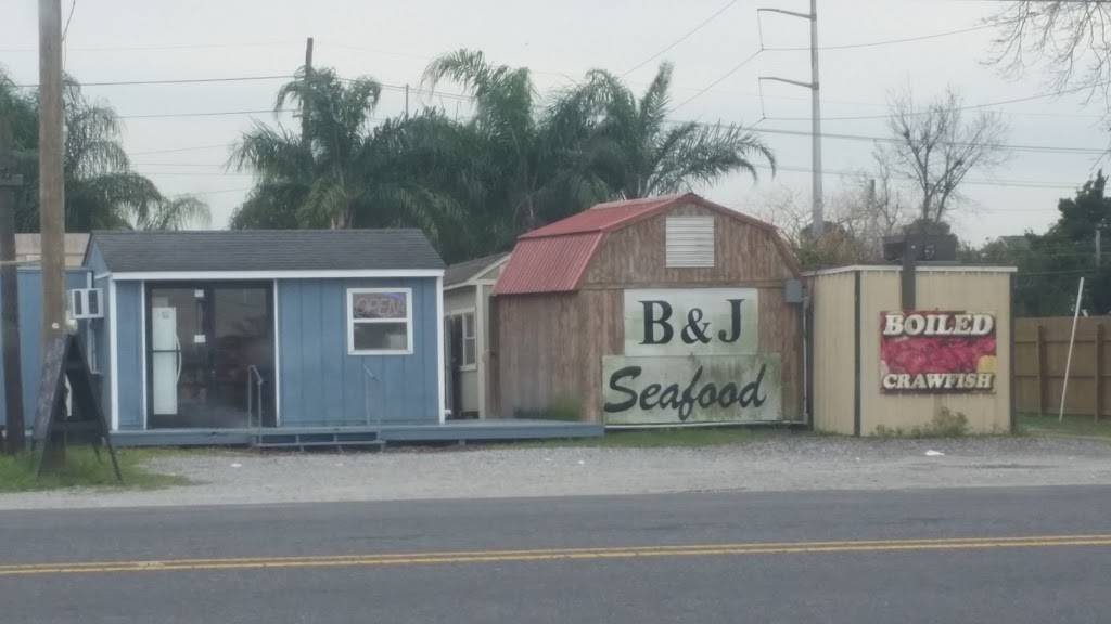 B & J Seafood | restaurant | 3211 Paris Rd, Chalmette, LA 70043, USA | 5042774888 OR +1 504-277-4888
