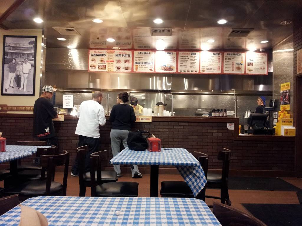 Dickeys Barbecue Pit | restaurant | 40315 Winchester Rd d, Temecula, CA 92591, USA | 9512965105 OR +1 951-296-5105