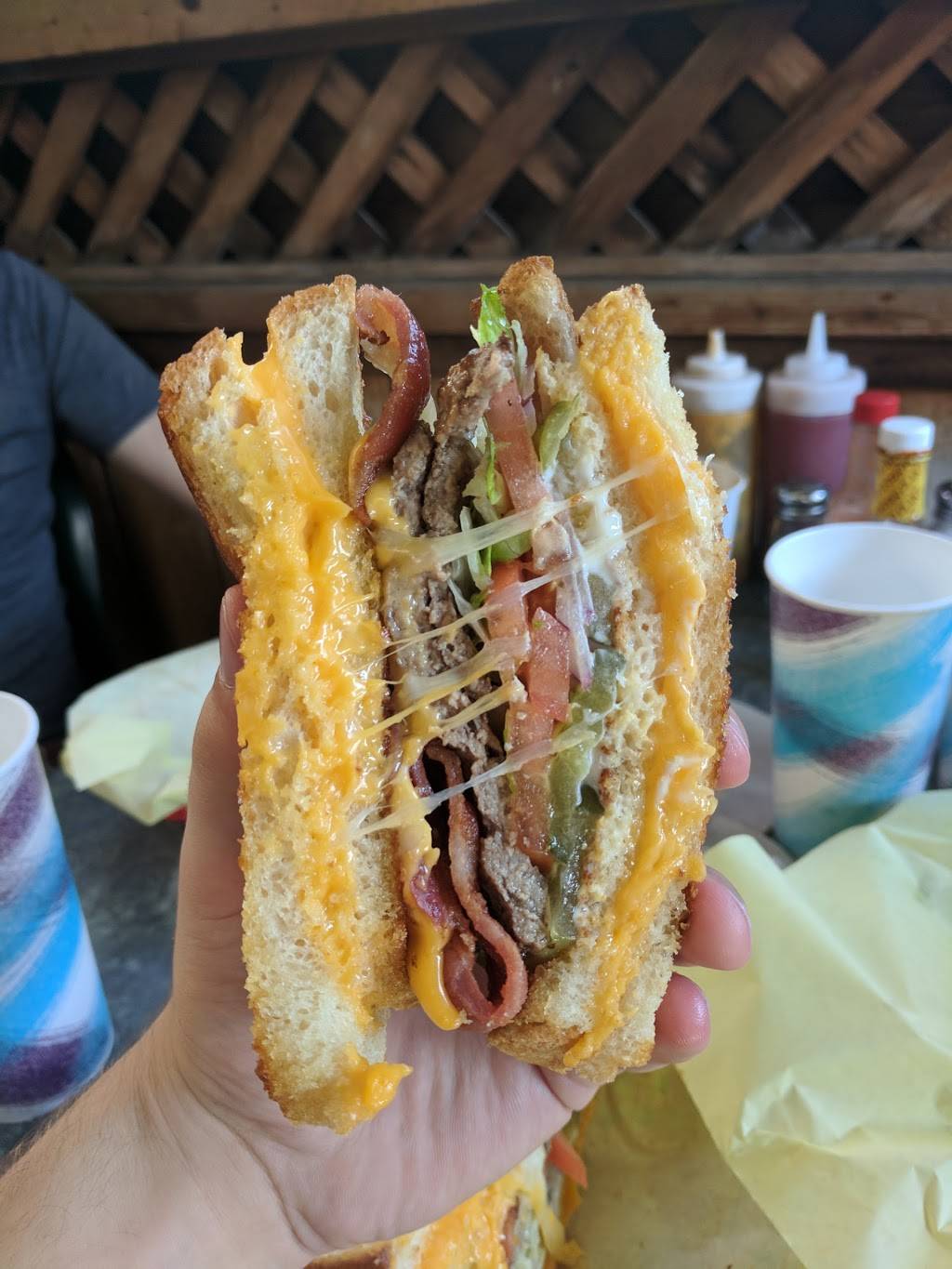 Tinkers Burgers | restaurant | 2275 Ortega Hill Rd C, Summerland, CA 93067, USA | 8059691970 OR +1 805-969-1970