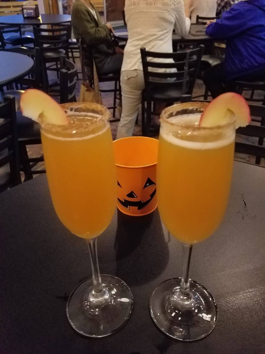 Spirits in WIlloughby | restaurant | 3872 Erie St, Willoughby, OH 44094, USA | 4405255699 OR +1 440-525-5699