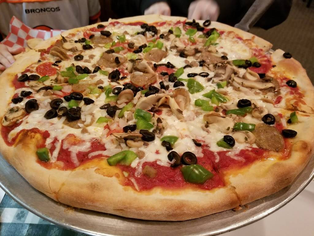 Vinnys Italian Grill | restaurant | 241 Connor Dr #1, Charlottesville, VA 22911, USA | 4349734055 OR +1 434-973-4055