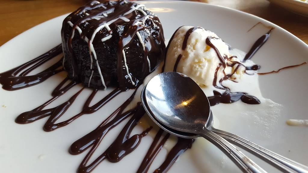 Applebees Grill + Bar | restaurant | 1900 Adams St, Mankato, MN 56001, USA | 5072168200 OR +1 507-216-8200