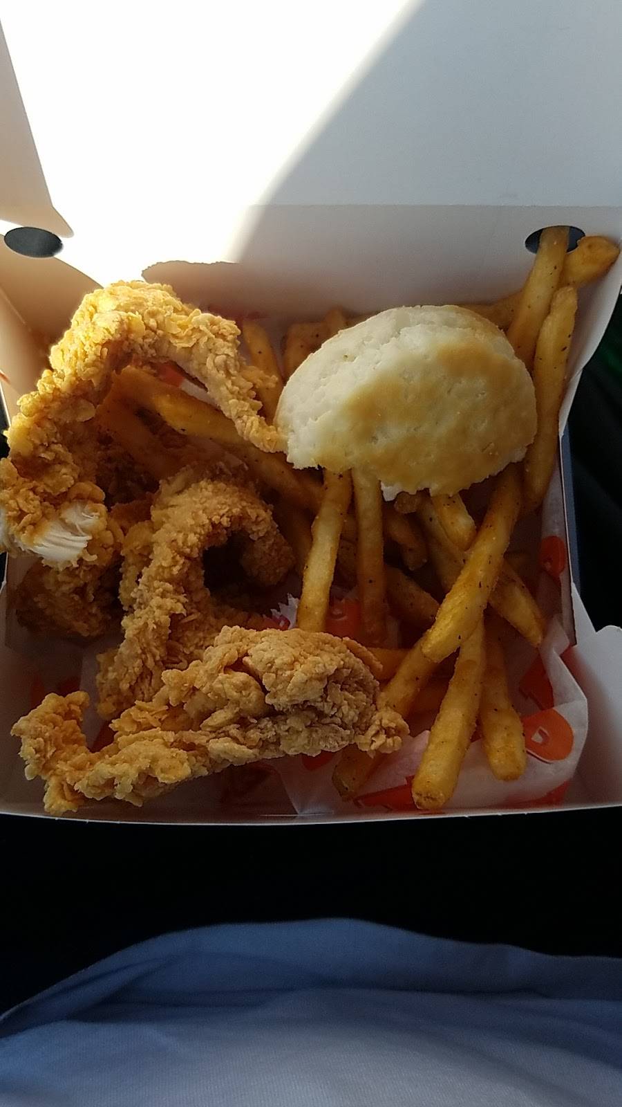 Popeyes Louisiana Kitchen | restaurant | 10 San Pablo Towne Center, San Pablo, CA 94806, USA | 5104122289 OR +1 510-412-2289