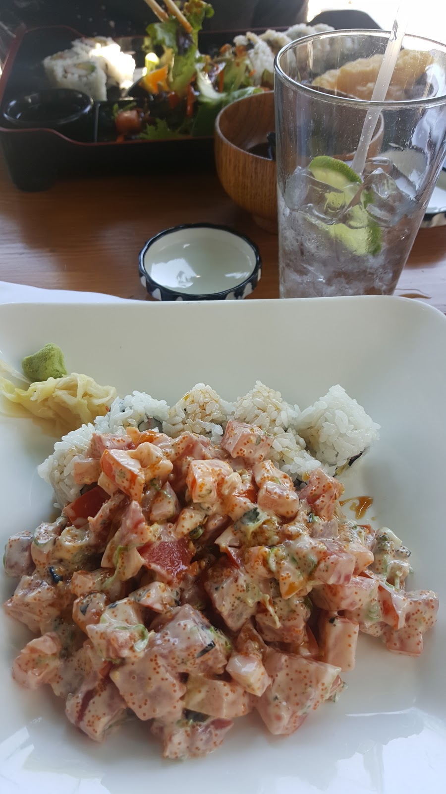 California Roll & Sushi Fish | meal takeaway | 125 N Larchmont Blvd, Los Angeles, CA 90004, USA | 3238560369 OR +1 323-856-0369