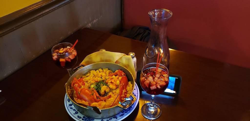 El Balconcito | restaurant | 658 E Godfrey Ave, Philadelphia, PA 19120, USA | 2153422340 OR +1 215-342-2340