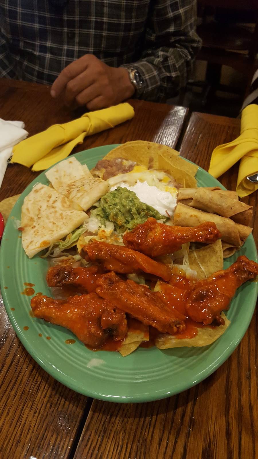 Casa Torres Restaurante y Cantina | restaurant | 14117 Hubbard St, Sylmar, CA 91342, USA | 8183620384 OR +1 818-362-0384