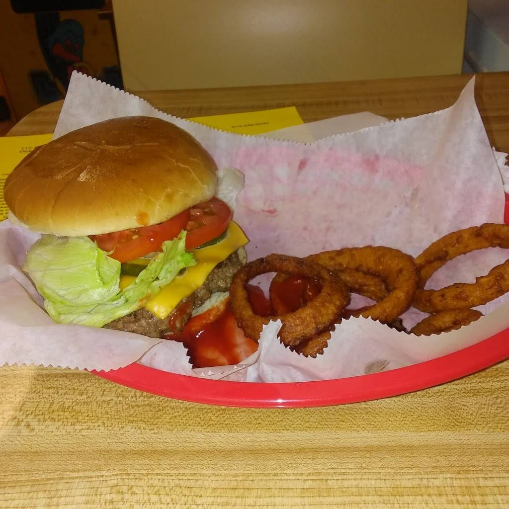 Stuffys Frosty Jug | restaurant | 112 Academy St, Dickson, TN 37055, USA | 6154460030 OR +1 615-446-0030