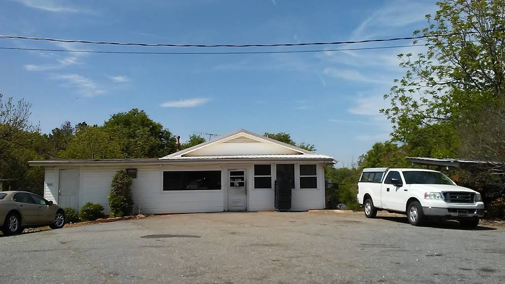 Hutchins Snack Bar | restaurant | 501 Boss Moore Rd, Caroleen, NC 28019, USA | 8286576138 OR +1 828-657-6138