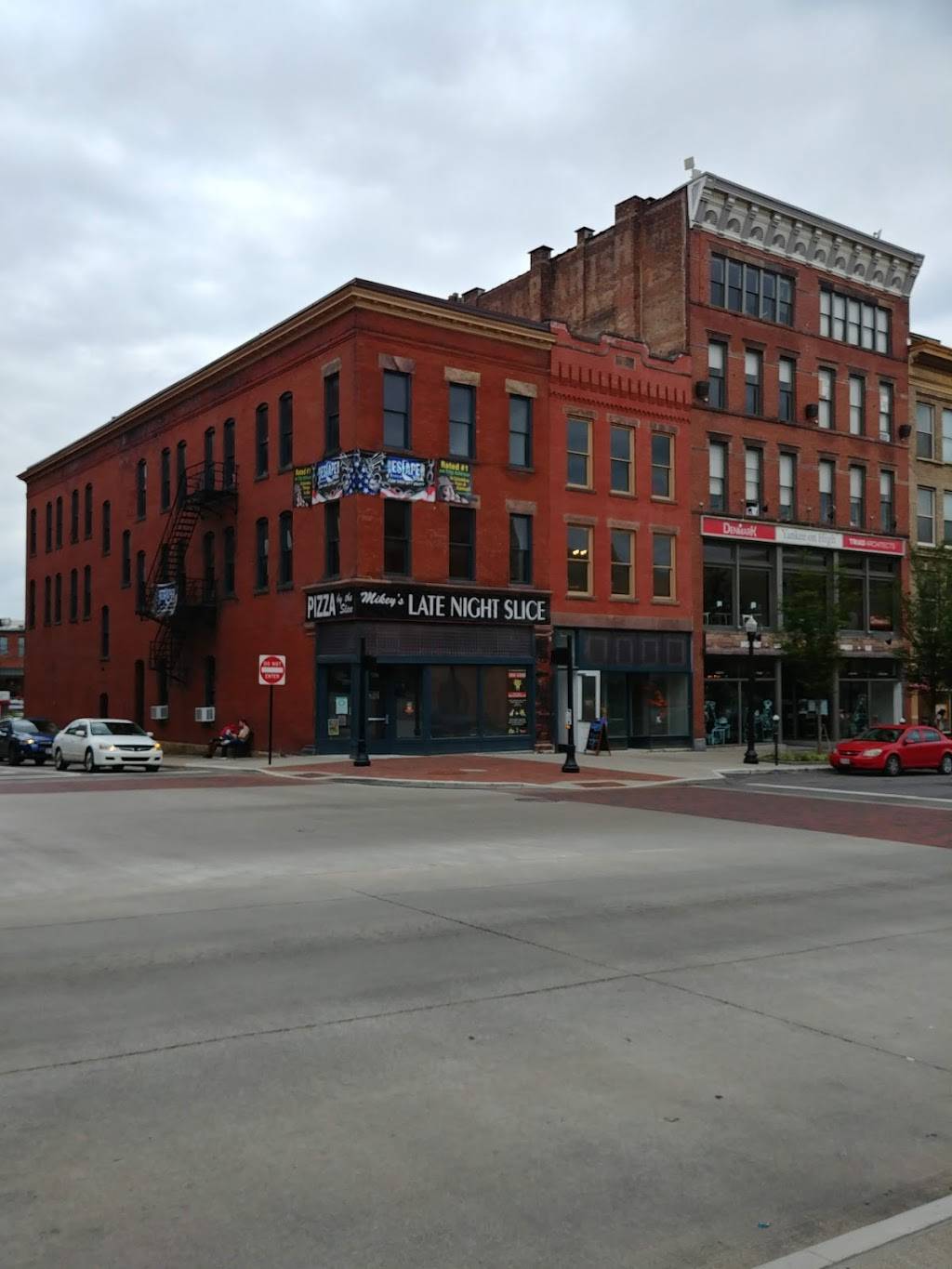 MIkeys Late NIght Slice | restaurant | 457 N High St, Columbus, OH 43215, USA | 6148690249 OR +1 614-869-0249