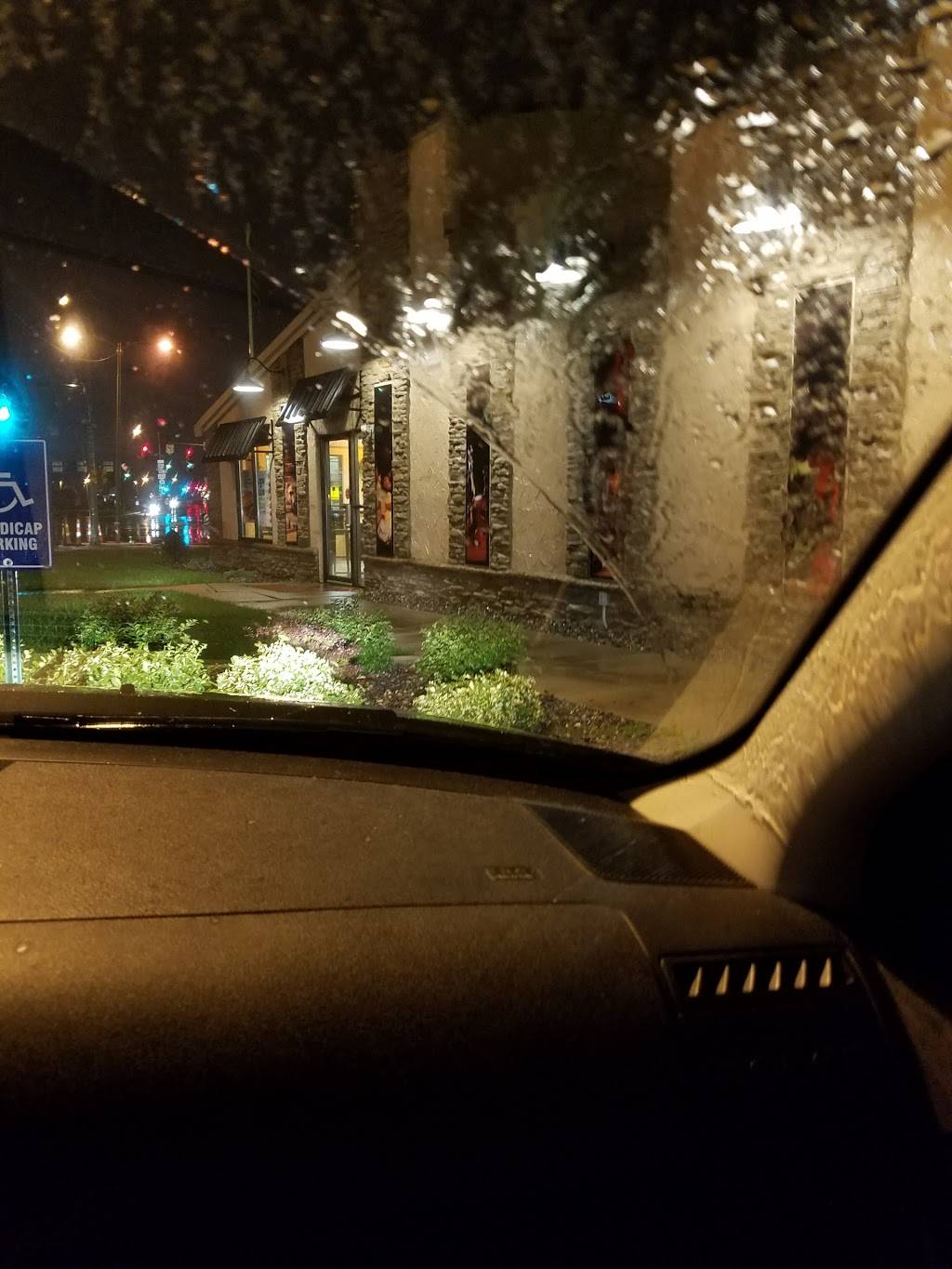 Subway | restaurant | 4011 Monroe St, Toledo, OH 43606, USA | 4194730836 OR +1 419-473-0836