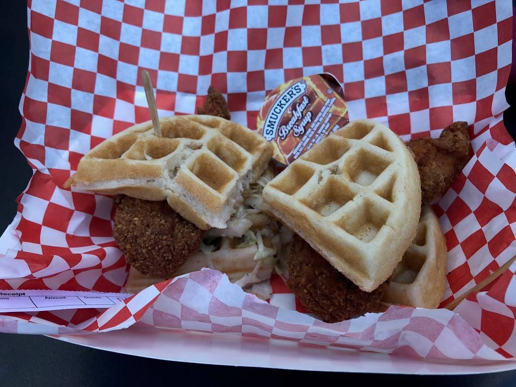 Wings N Waffles | restaurant | 115 E Colorado Blvd, Pasadena, CA 91105, USA | 8187380469 OR +1 818-738-0469