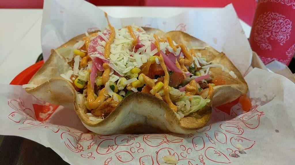 Quesada Burritos & Tacos | restaurant | 3343 Boulevard des Sources, Dollard-des-Ormeaux, QC H9B 1Z8, Canada | 5145424545 OR +1 514-542-4545