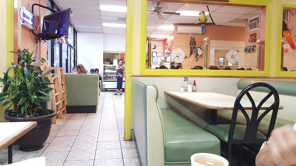 La Praviana Restaurant | restaurant | 8225 Long Beach Blvd, South Gate, CA 90280, USA | 3235858905 OR +1 323-585-8905